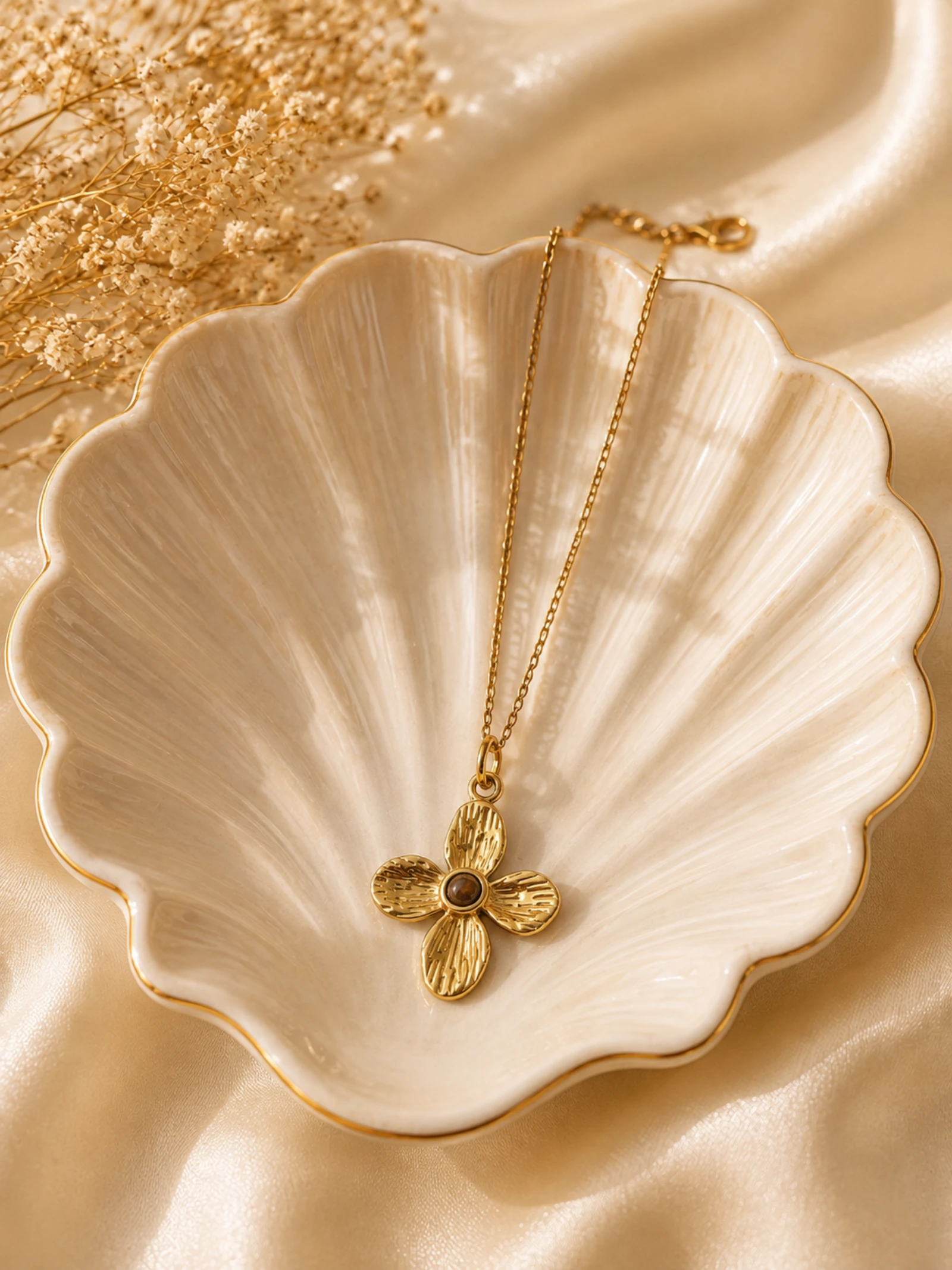 Collier pendentif fleur